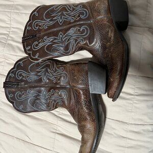 Ariat Cowgirl Boots – Size 9.5